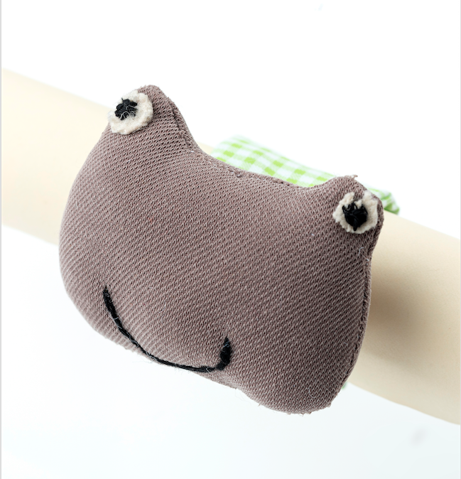 WRIST RATTLE: FROGGY