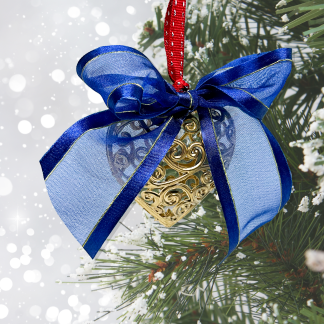 PRECIOUS HEARTS BAUBLE